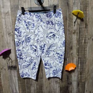 5/$25 Women with Control White and Blue Floral Capri Leggings SP